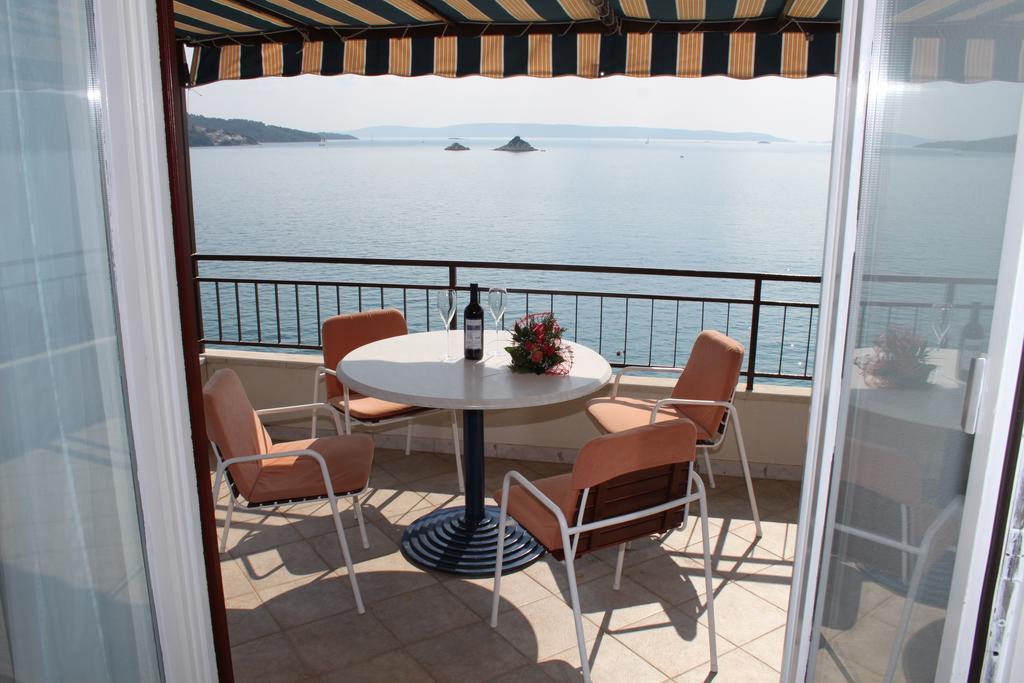 Apartments Villa Marija Seget Vranjica Zimmer foto