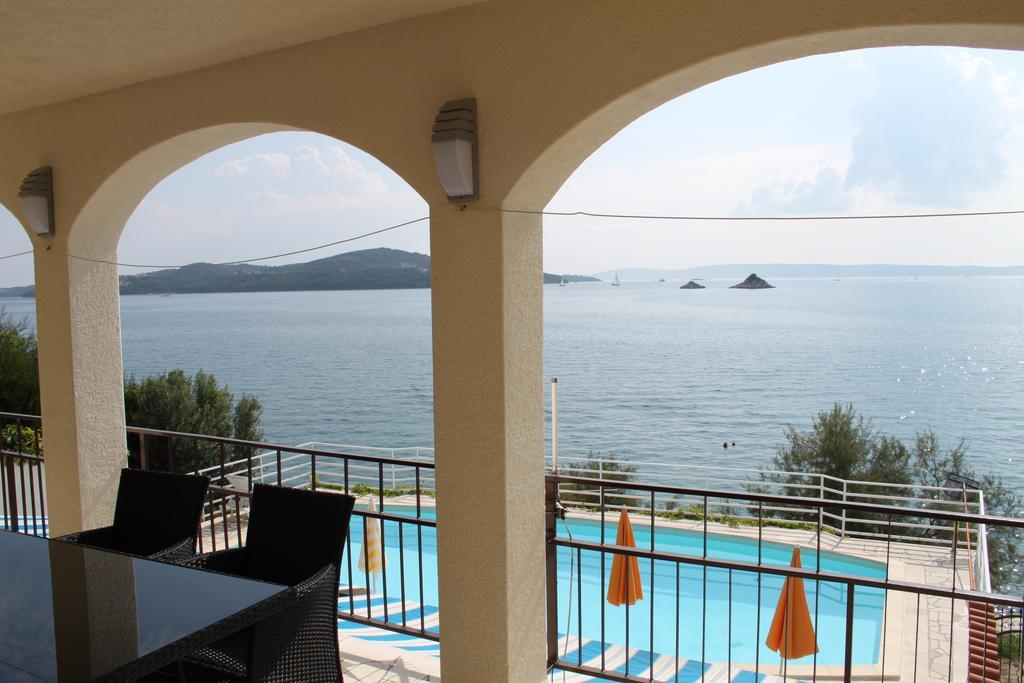 Apartments Villa Marija Seget Vranjica Exterior foto