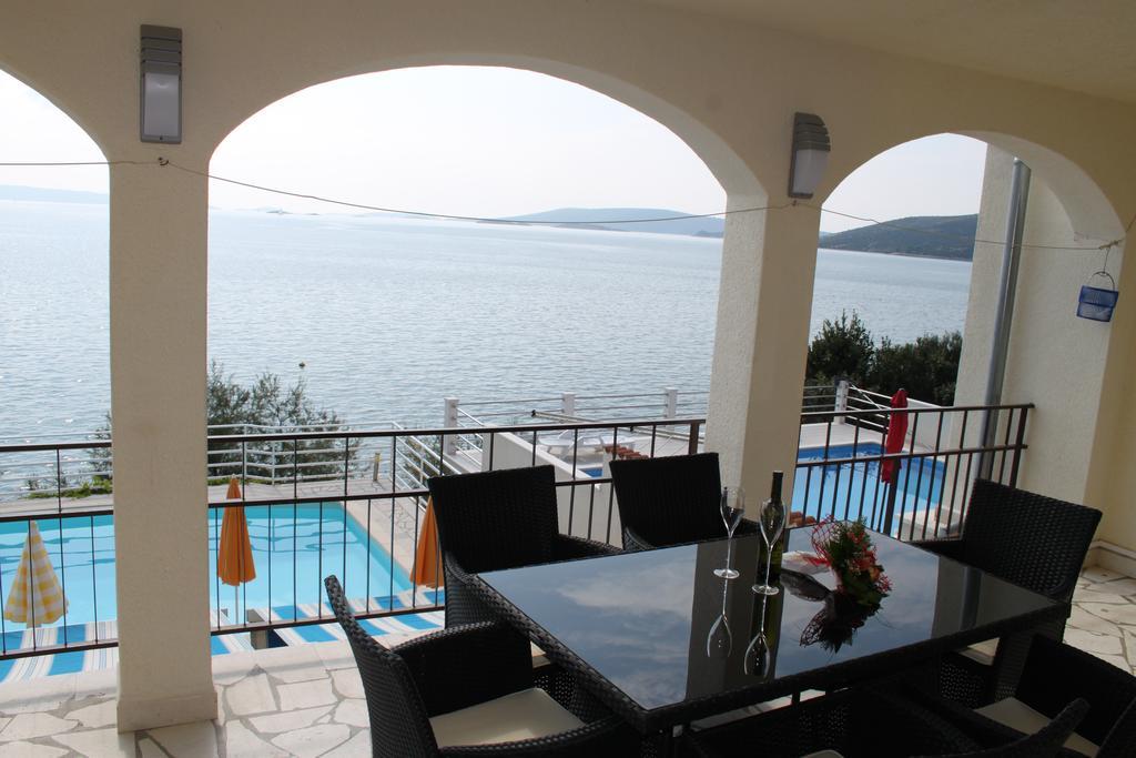 Apartments Villa Marija Seget Vranjica Exterior foto