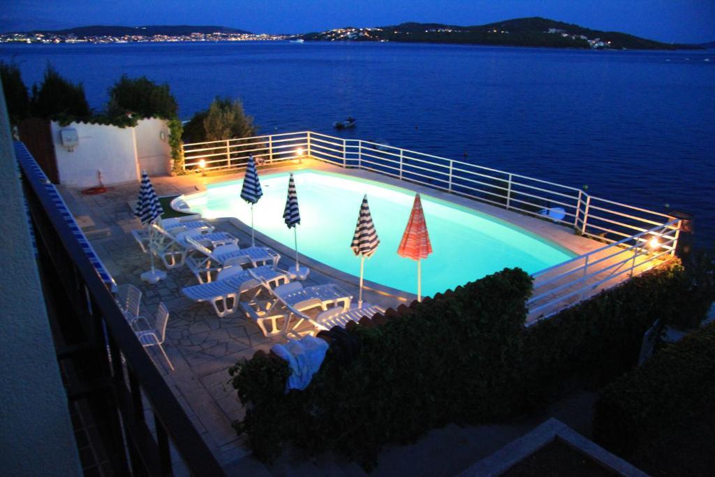 Apartments Villa Marija Seget Vranjica Exterior foto