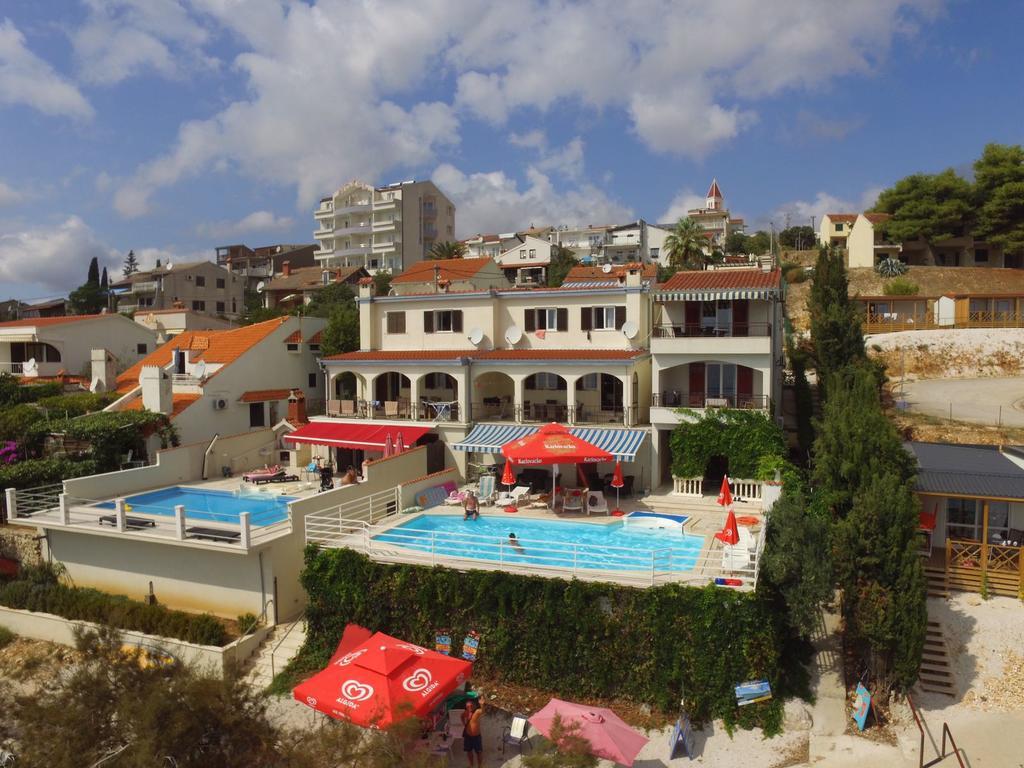 Apartments Villa Marija Seget Vranjica Exterior foto
