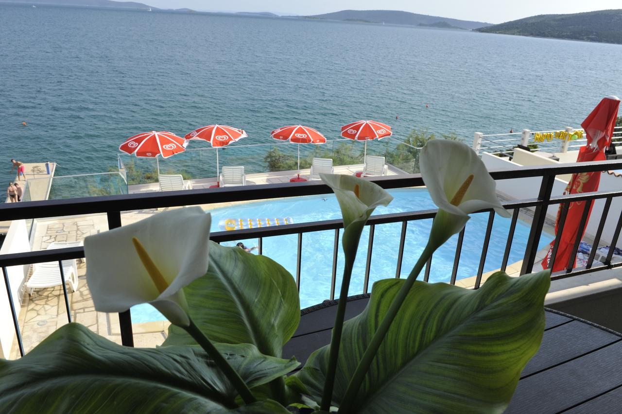 Apartments Villa Marija Seget Vranjica Zimmer foto